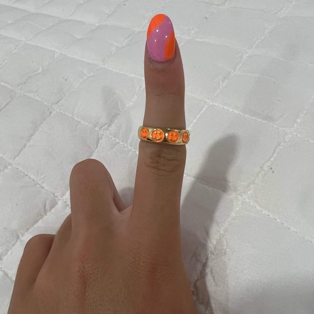 Cute adjustable smiley ring